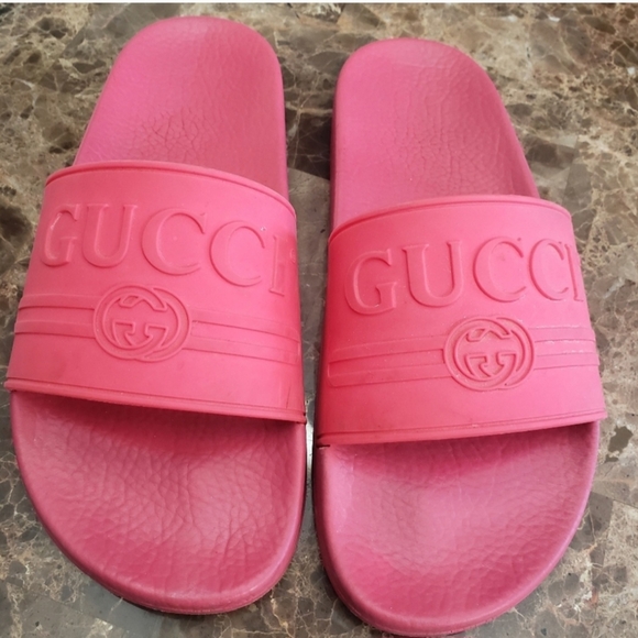 Authentic Gucci slides - Picture 2 of 2